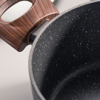 WT-SP003 Noir Haute Termperature Peinture Forgée Casserole Marmite